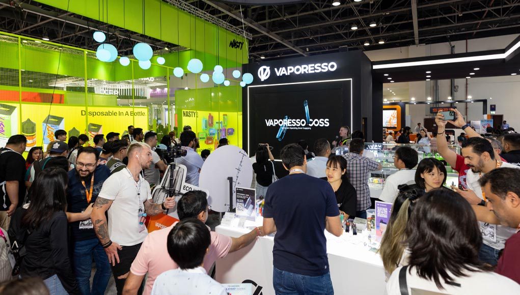 شركة VAPORESSO تكشف عن منتجات COSS و ECO