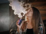 إدارة الغذاء والدواء الأمريكية FDA تعترف أخيرا بأن السجائر الإلكترونية أقل ضررًا من التدخين إدارة الغذاء والدواء الأمريكية FDA تعترف أخيرا بأن السجائر الإلكترونية أقل ضررًا من التدخين