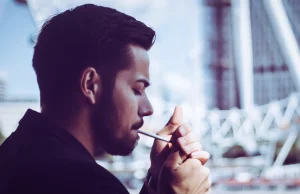 العراقيين ينفقون أكثر من 20 مليار دينار سنويًا على منتجات التبغ