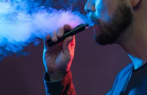 فعالية السجائر الإلكترونية في الإقلاع عن التدخين مقارنة بدواء الـ Varenicline