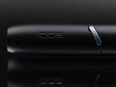 تضيء مصابيح LED باللون الأصفر أو البرتقالي في جهاز IQOS