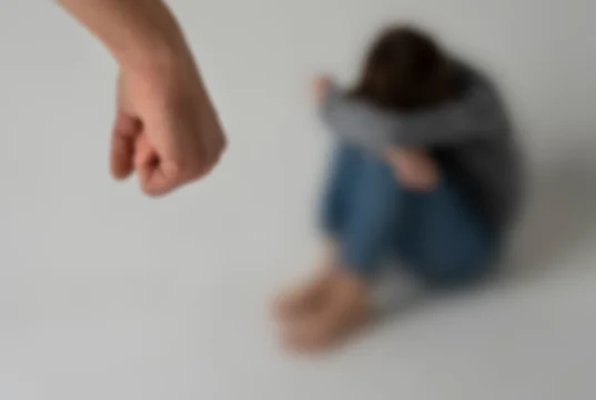 استخدام السجائر الإلكترونية في المنزل مع الأطفال يعتبر عنفًا أسريًا في تايلاند