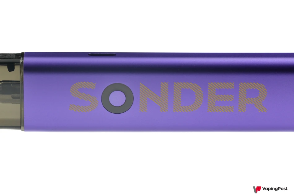 اسم بود Sonder Q2، منقوش بحروف كبيرة مع مؤشر LED