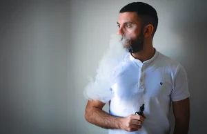 ماذا فعلت السجائر الالكترونية بـ اسامة داوود