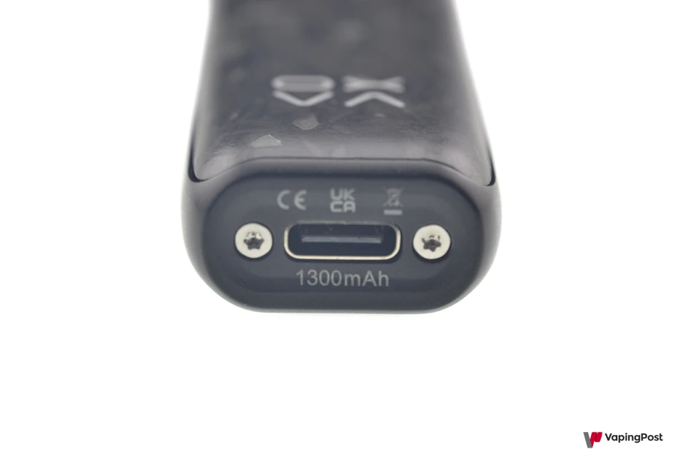 يوجد في قاعدة بود Xlim Pro 2 DNA منفذ USB-C