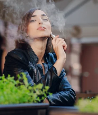 نتائج دراسة هيئة الصحة العامة الفرنسية حول تأثير السجائر الإلكترونية على الإقلاع عن التدخين – 2025
