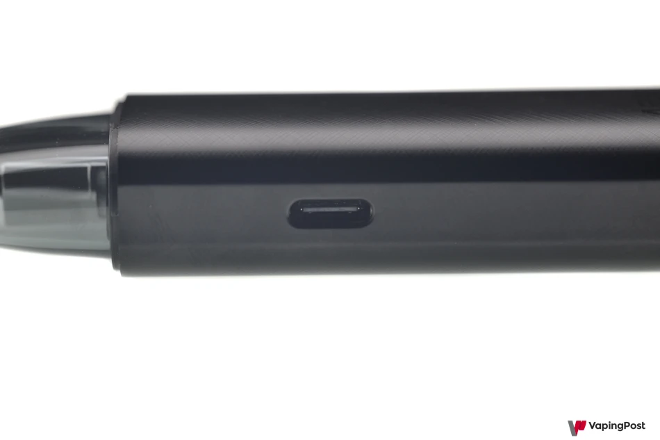 يوجد على أحد جانبي بود Klyc pod منفذ USB-C