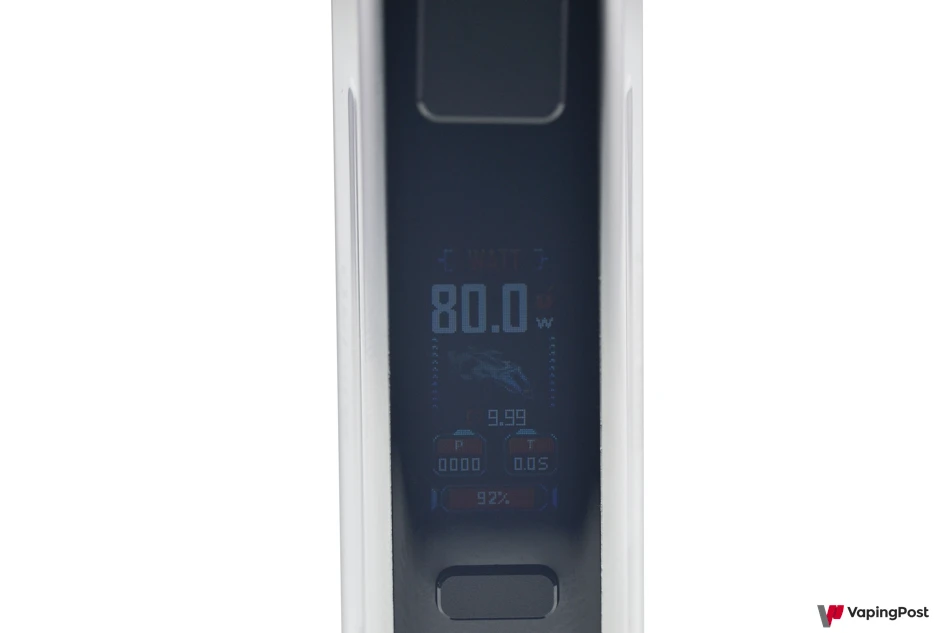 يمتلك مود Zelos M80 شاشة ملونة و بسطوع جيد