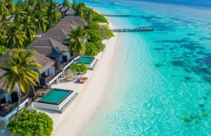 جزر المالديف تُطبّق حظرًا على التدخين لجيل كامل