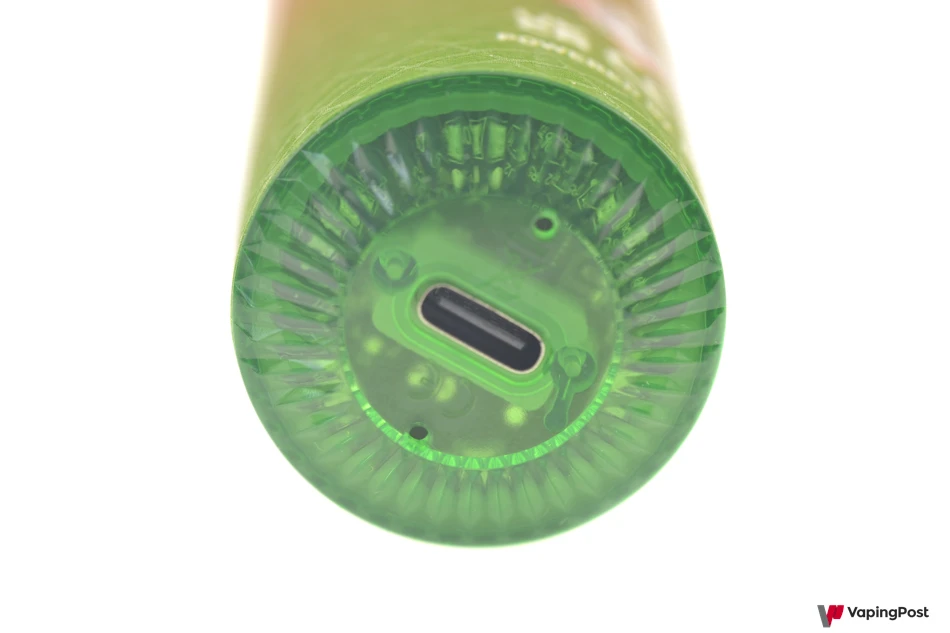 منفذ USB-C الموجود في الجزء السفلي من بود T9000 Pro Max