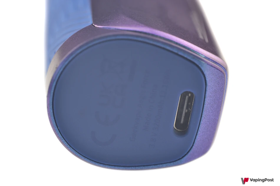 يحتوي جهاز المود الخاص بـ طقم Aegis Force على منفذ USB-C