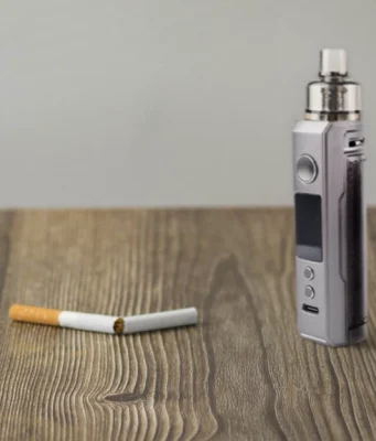 السجائر الإلكترونية أكثر فعالية من منتجات بدائل النيكوتين في الإقلاع عن التدخين