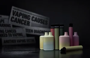 شابة بريطانية تدعي انها أُصيبت بسرطان الرئة بسبب السجائر الإلكترونية